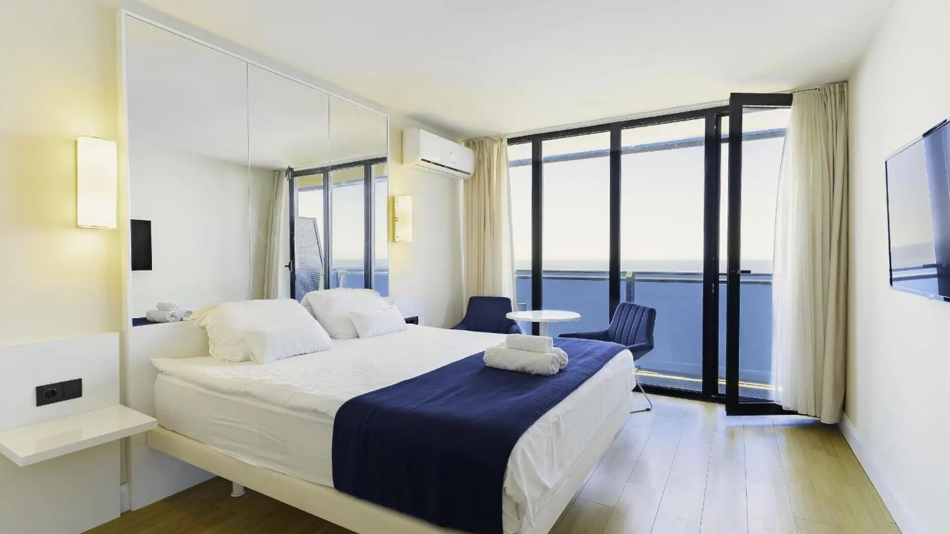 Orbi City Sea View Rooms Batumi Apartment